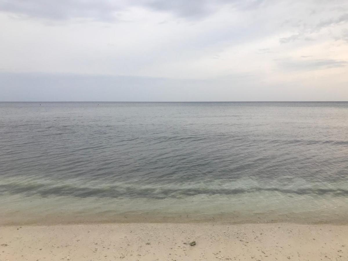 Mlb Beachfront Apartment シキホール エクステリア 写真